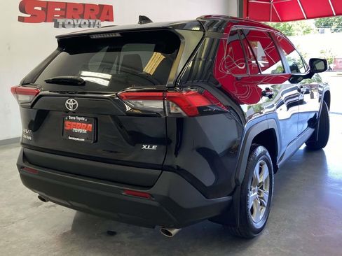 Used 2025 Toyota RAV4 XLE image 3