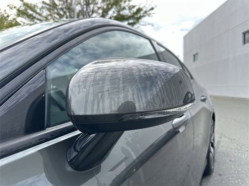 Used 2019 Volvo S60 T6 Momentum w/ Premium Package image 10