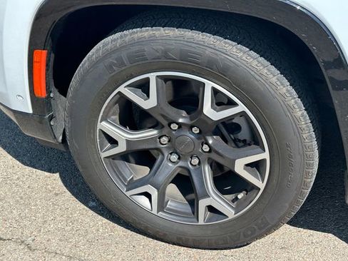 Used 2023 Jeep Wagoneer Series III w/ Convenience Group I image 8