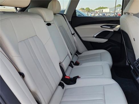 Certified 2025 Audi Q5 Premium w/ Convenience Package image 27