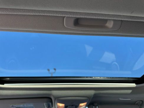 Used 2017 Toyota RAV4 Limited image 11