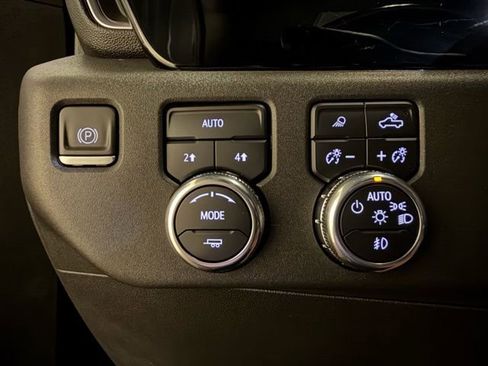 Used 2023 GMC Sierra 1500 SLT w/ SLT Premium Package image 34