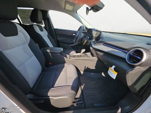 New 2026 Chevrolet Trax LS w/ LS Convenience Package FWD image 15