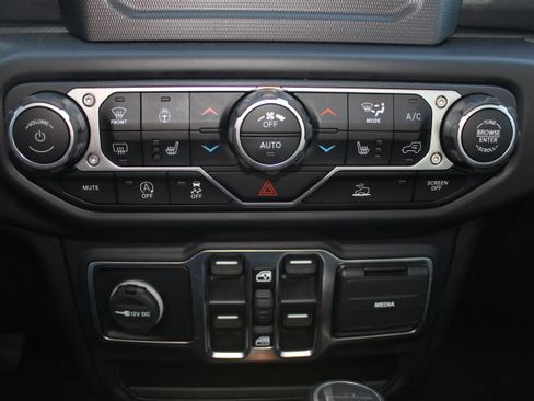 Used 2020 Jeep Gladiator Sport AWD/4WD image 12