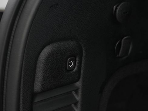 Used 2018 Jeep Grand Cherokee High Altitude AWD/4WD image 18