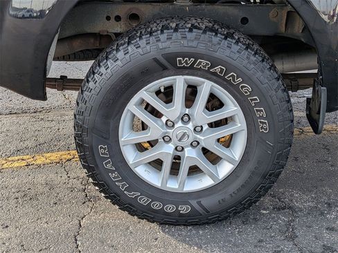 Used 2015 Nissan Frontier SV w/ SV Value Truck Package image 22