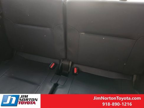 Used 2024 Mitsubishi Outlander SE image 32