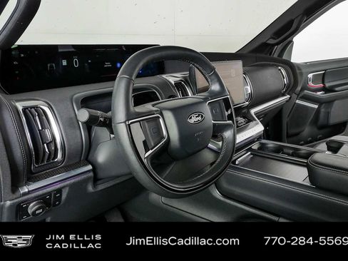 Used 2025 Ford Expedition Max Platinum w/ Stealth Appearance Package AWD/4WD image 4