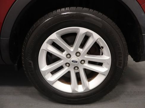 Used 2017 Ford Explorer XLT w/ Equipment Group 202A FWD image 27