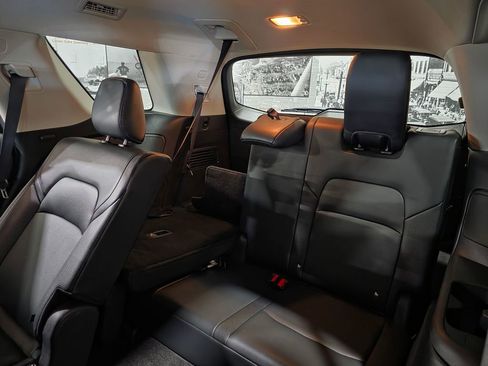 Used 2023 Nissan Pathfinder SL AWD/4WD image 21