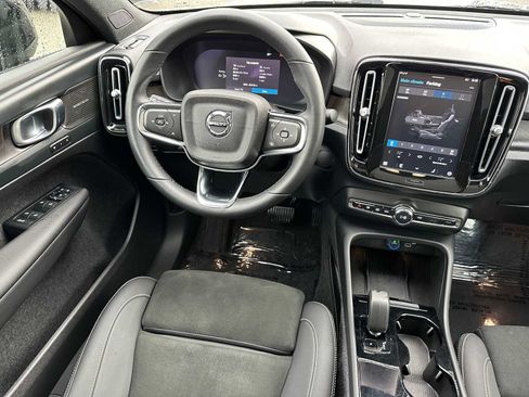 Certified 2023 Volvo C40 P8 Recharge Ultimate image 17