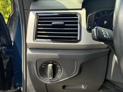 Used 2020 Volkswagen Atlas Cross Sport SEL FWD image 27