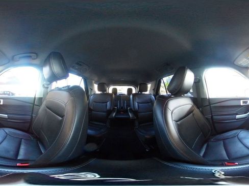 Used 2023 Ford Explorer Limited image 42