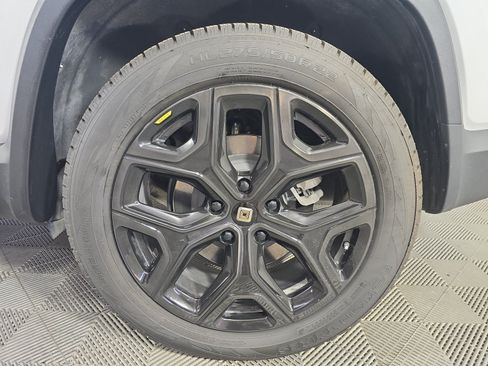 Used 2024 Rivian R1S Adventure AWD/4WD image 10