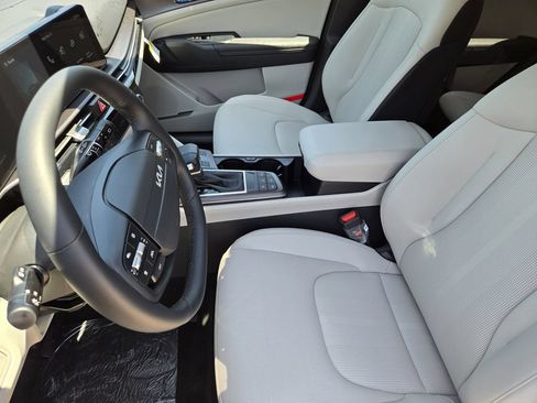 New 2026 Kia Sportage EX FWD image 10