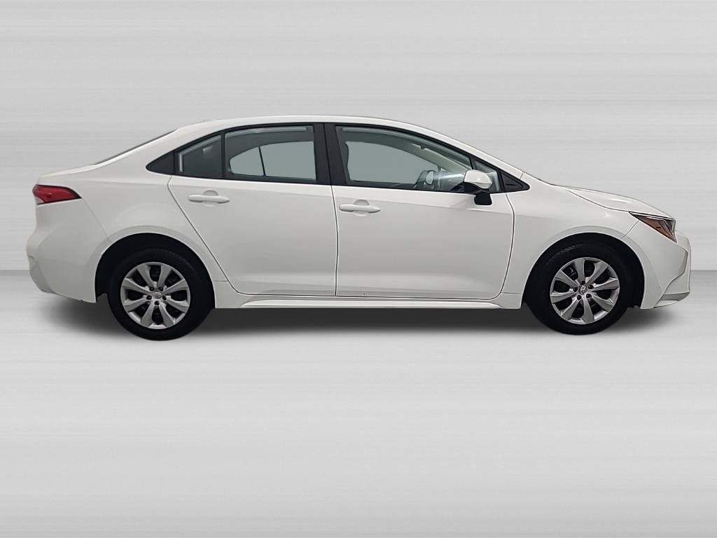 Used 2025 Toyota Corolla LE FWD image 3