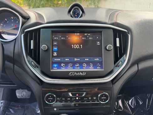 Used 2015 Maserati Ghibli image 19