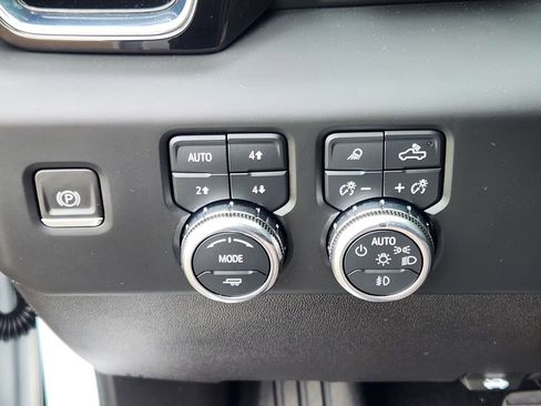 Certified 2024 GMC Sierra 2500 Denali w/ Denali Reserve Package image 32