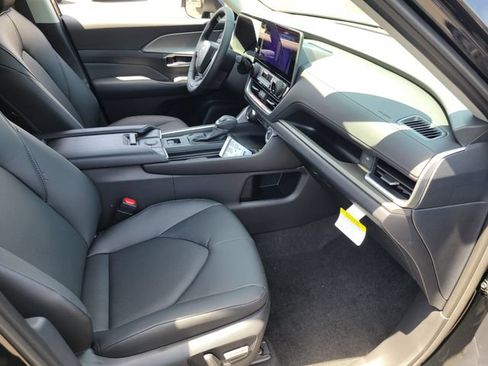 New 2026 Toyota Grand Highlander FWD image 19