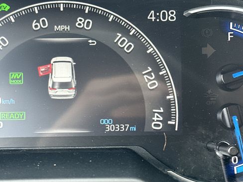 Used 2022 Toyota RAV4 XSE w/ Premium Package image 22