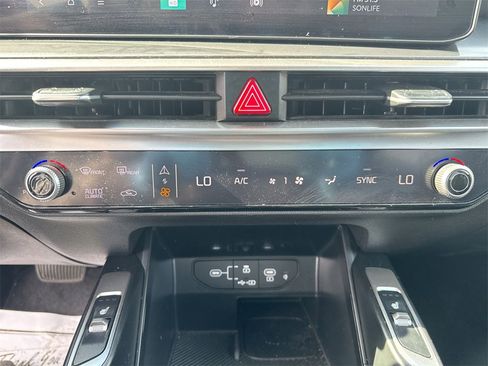 Used 2024 Kia Sorento S image 25