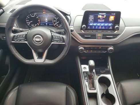 Used 2024 Nissan Altima 2.5 SR FWD image 16