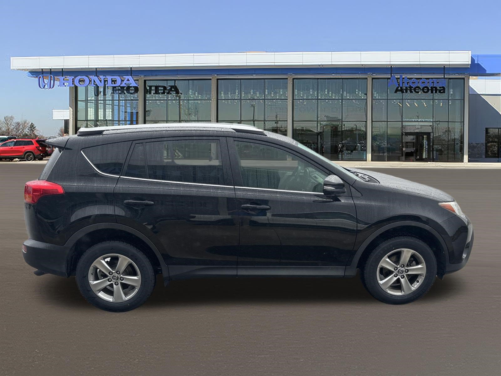 Used 2015 Toyota RAV4 XLE FWD image 6