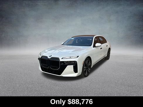 Used 2025 BMW 760i xDrive w/ Executive Package AWD/4WD image 4
