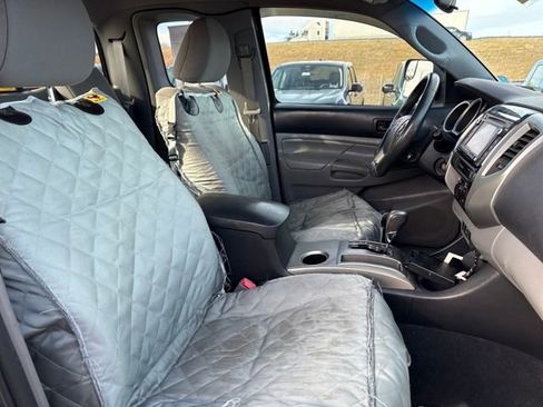 Used 2015 Toyota Tacoma 4x4 Access Cab V6 image 10