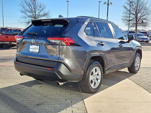 Used 2020 Toyota RAV4 LE image 3