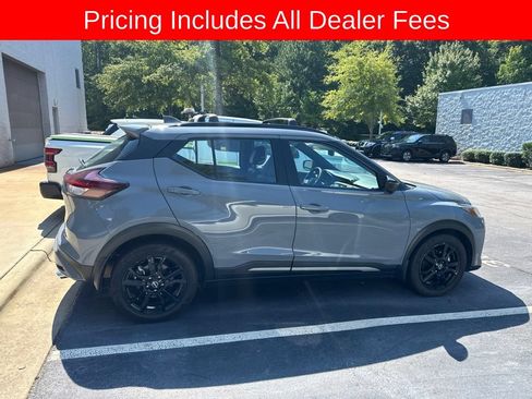 Used 2022 Nissan Kicks SR w/ Premium Package FWD image 10