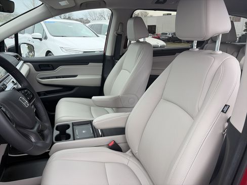 Certified 2025 Honda Odyssey EX-L image 17