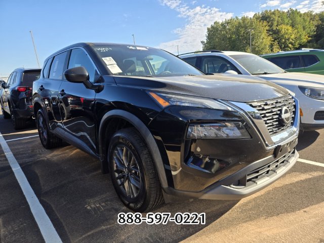 Used 2023 Nissan Rogue S AWD/4WD image 7