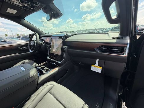 New 2026 GMC Yukon Denali w/ Advanced Technology Package AWD/4WD image 21