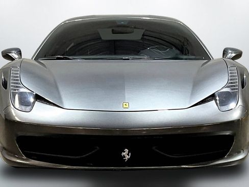 Used 2015 Ferrari 458 Italia Coupe RWD image 2