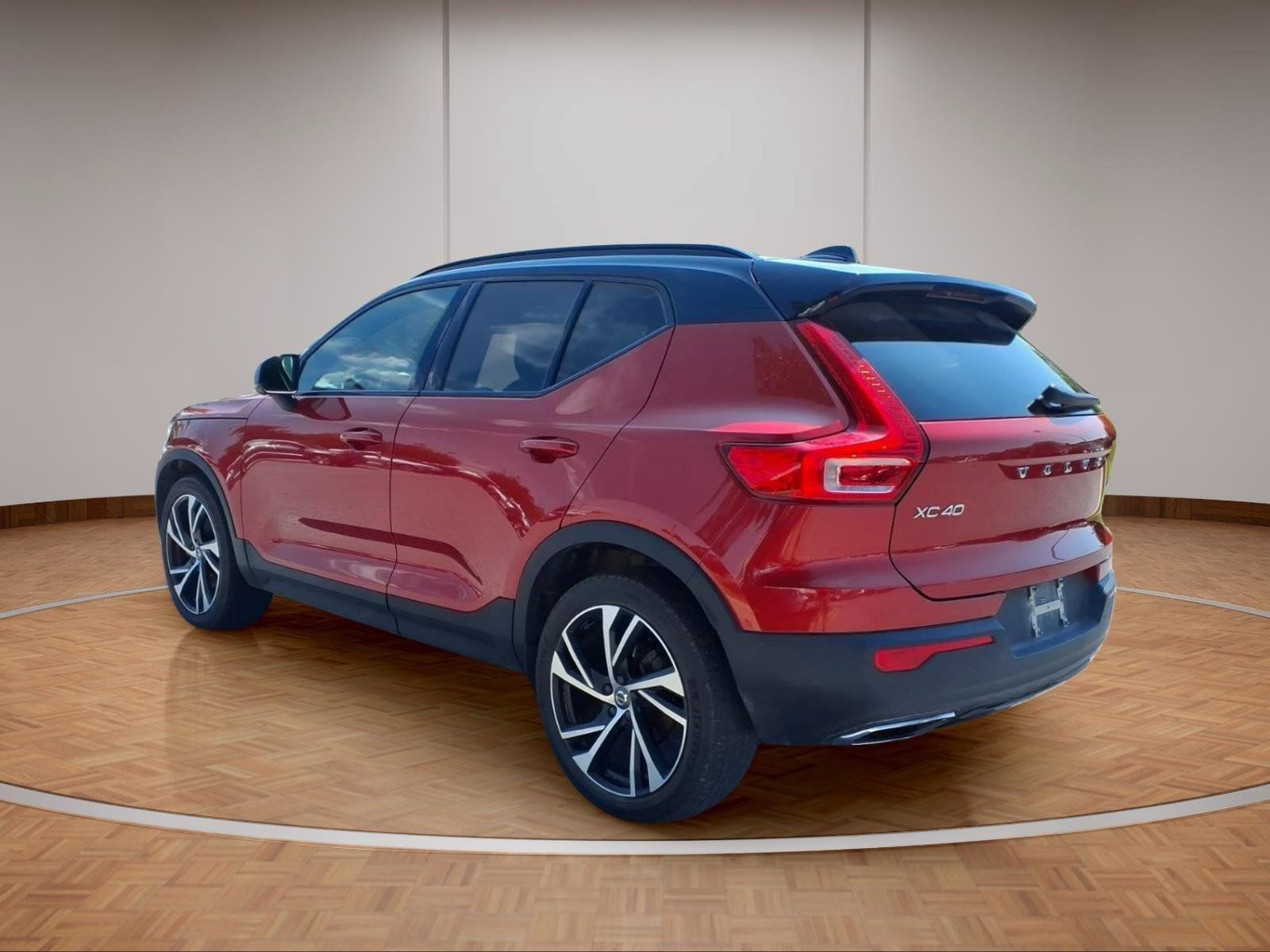 Used 2020 Volvo XC40 T5 R-Design AWD/4WD image 4