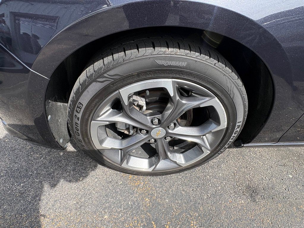 Used 2023 Chevrolet Malibu LT FWD image 19