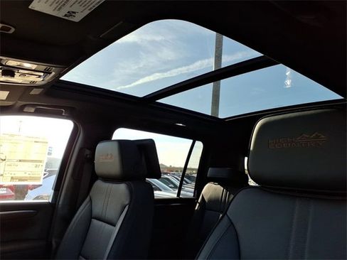 New 2026 Chevrolet Suburban High Country image 8