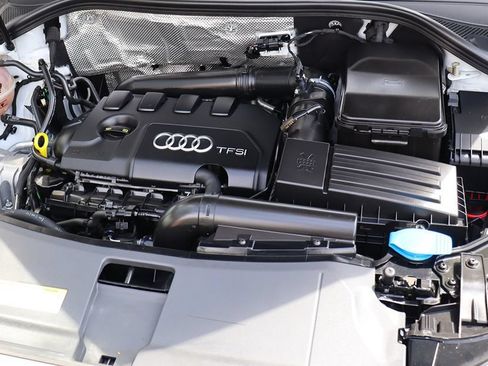 Used 2018 Audi Q3 2.0T Premium w/ Convenience Package AWD/4WD image 60
