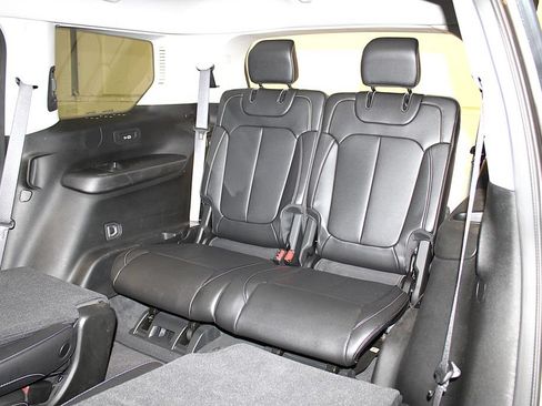 Certified 2023 Jeep Grand Cherokee L Limited AWD/4WD image 31