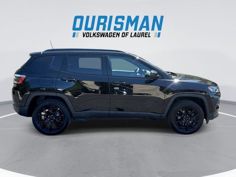 Used 2023 Jeep Compass Latitude w/ Convenience Group AWD/4WD image 9