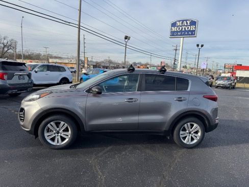 Used 2018 Kia Sportage LX image 2