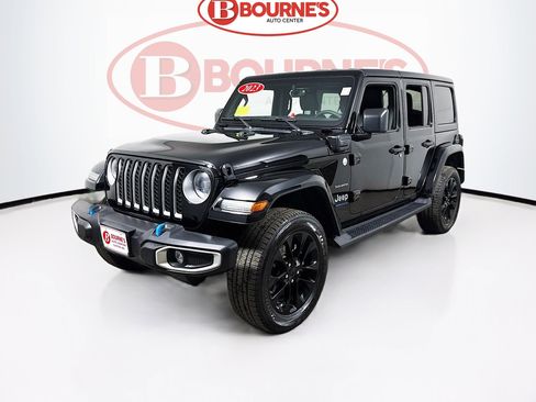Used 2023 Jeep Wrangler Unlimited Sahara w/ Cold Weather Group image 6
