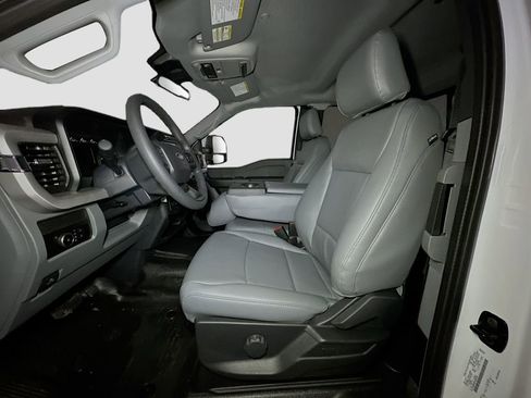 New 2026 Ford F550 4x4 Supercab Super Duty image 14