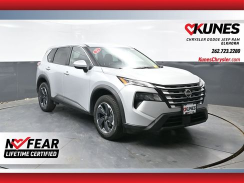 Used 2025 Nissan Rogue SV AWD/4WD image 1