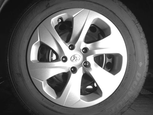 Used 2022 Toyota RAV4 LE AWD/4WD image 9