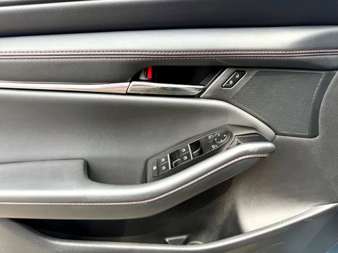 Used 2024 MAZDA MAZDA3 s image 12