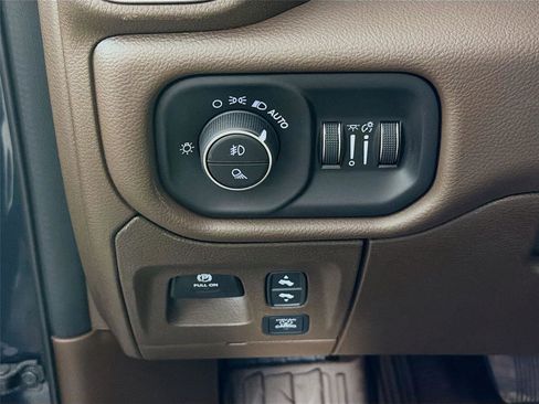 Used 2026 RAM 1500 Laramie AWD/4WD image 17