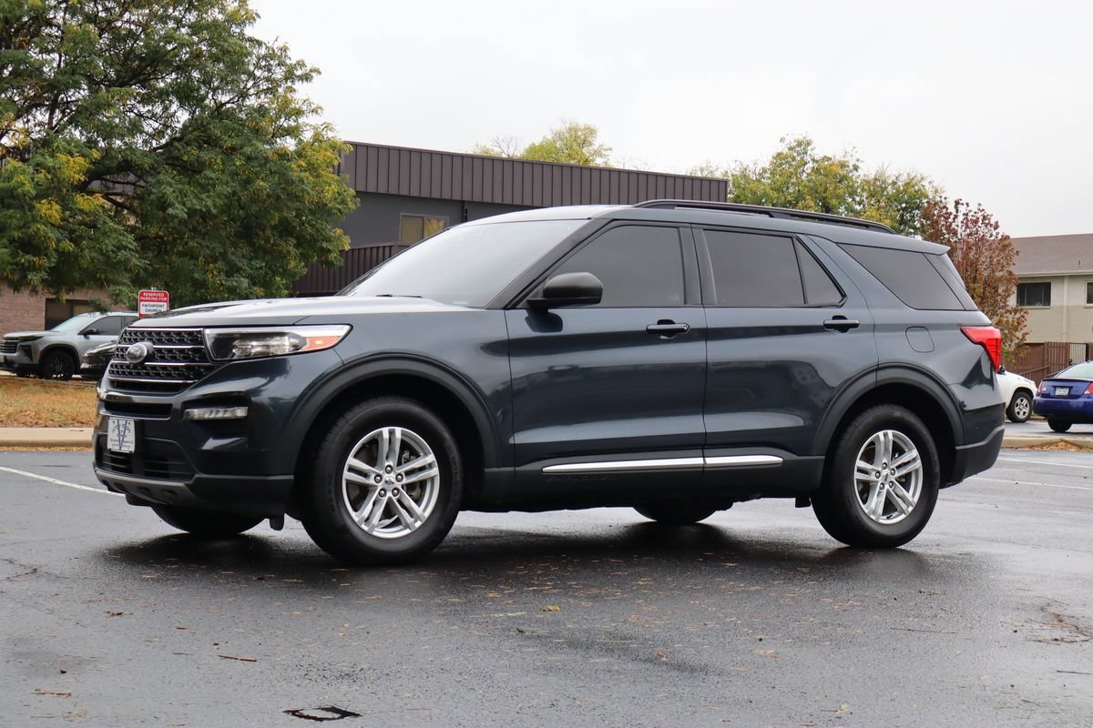 Used 2022 Ford Explorer XLT w/ Equipment Group 202A AWD/4WD image 11