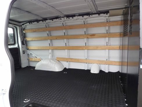 Used 2024 GMC Savana 2500 w/ Driver Convenience Package image 28